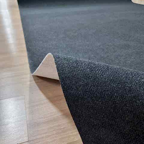 Keçeli Rip Siyah Halıfleks Ofis İş Yeri Ev Fuar Halısı