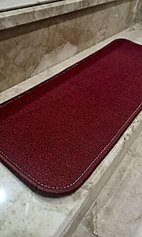 Kırmızı Merdiven Halısı Yapışkanlı Basamak Halısı